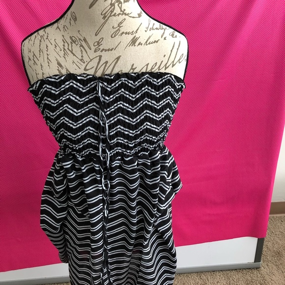 Gorgeous Strapless Striped Dress - Picture 5 of 8